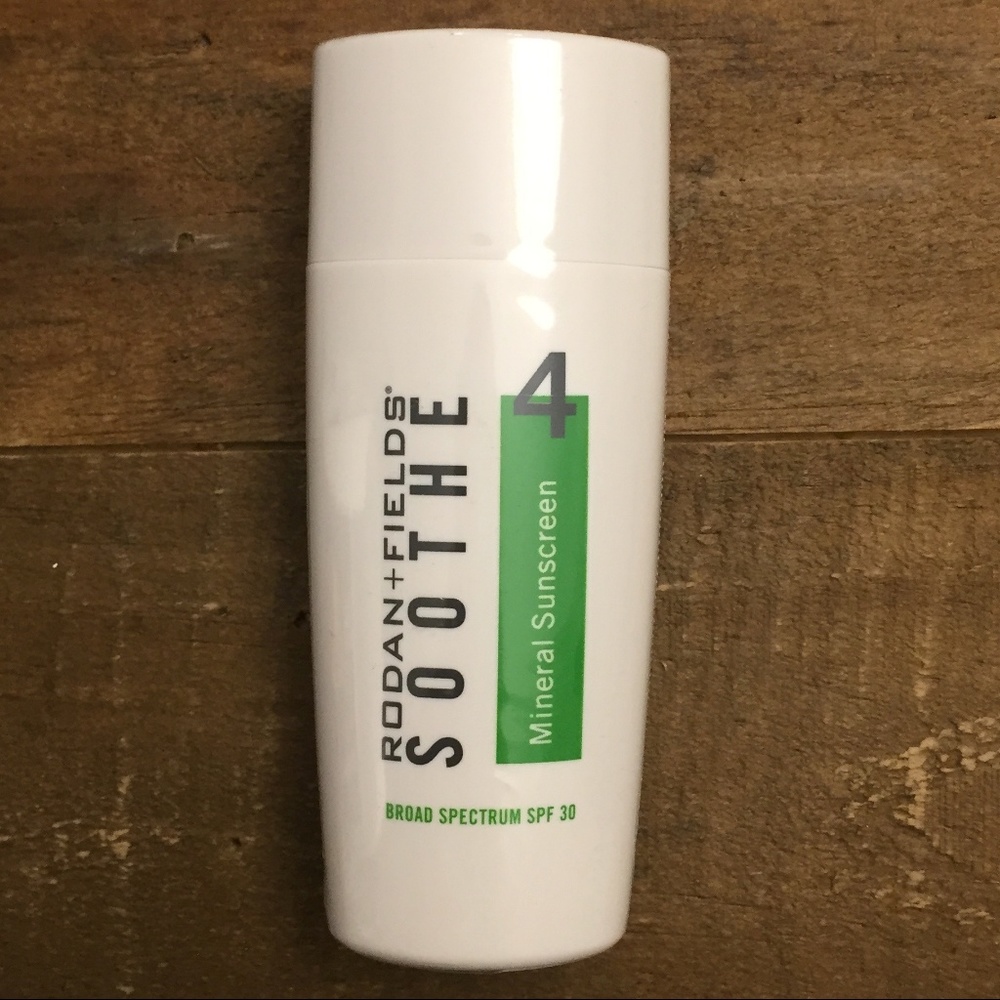 Sealed Rodan + Fields Soothe Mineral Sunscreen